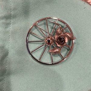 Vintage Bond Boyd brooch